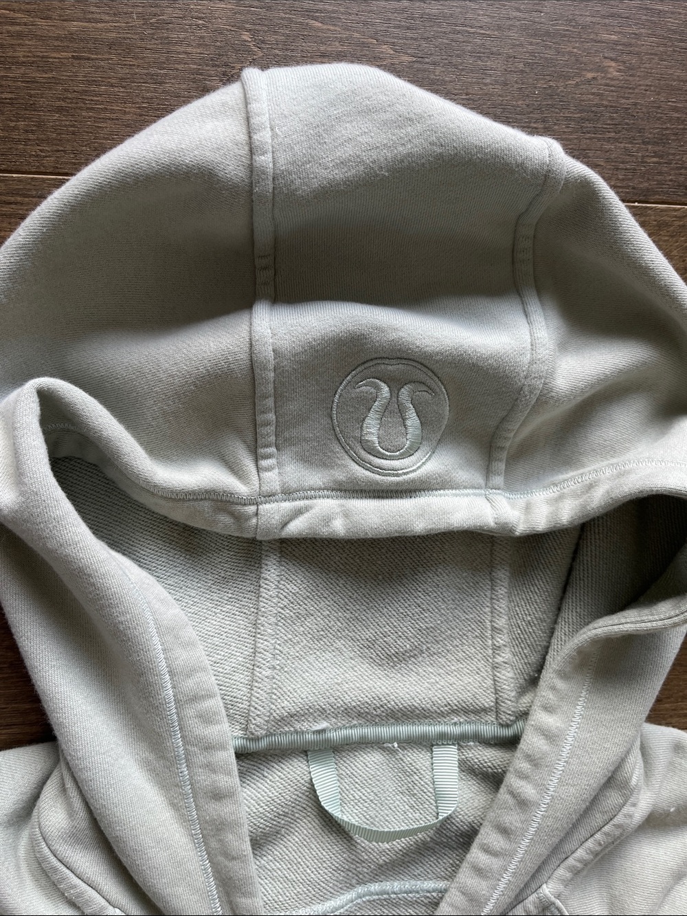 Lululemon Full Zip-Up Hoodie Sage Green Size 4 *Rare* - Picture 4 of 9